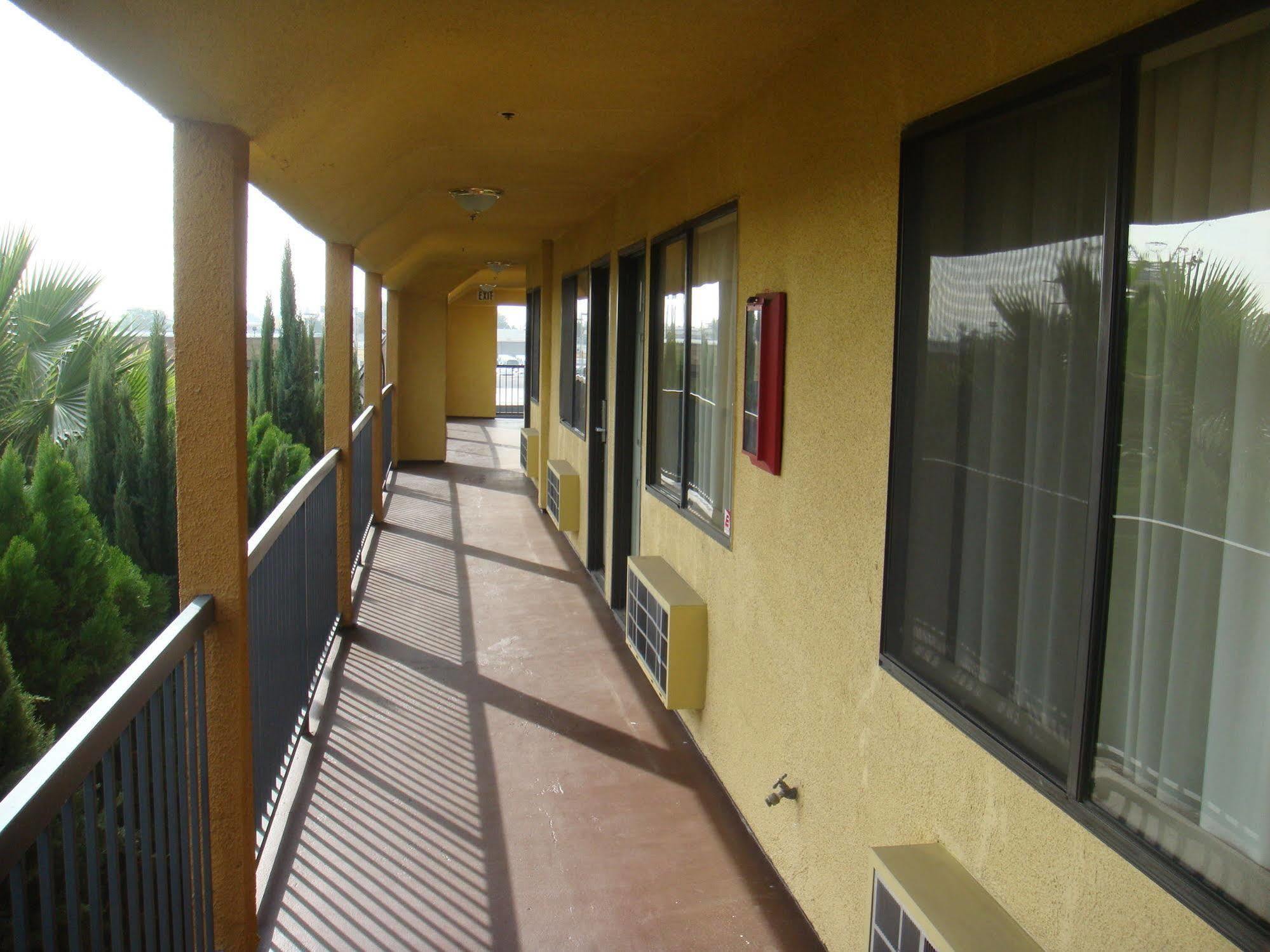 Budget Inn La Puente Esterno foto